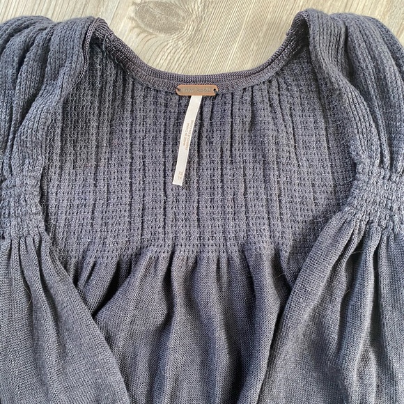 Free People v-neck sleeveless top - Picture 2 of 7